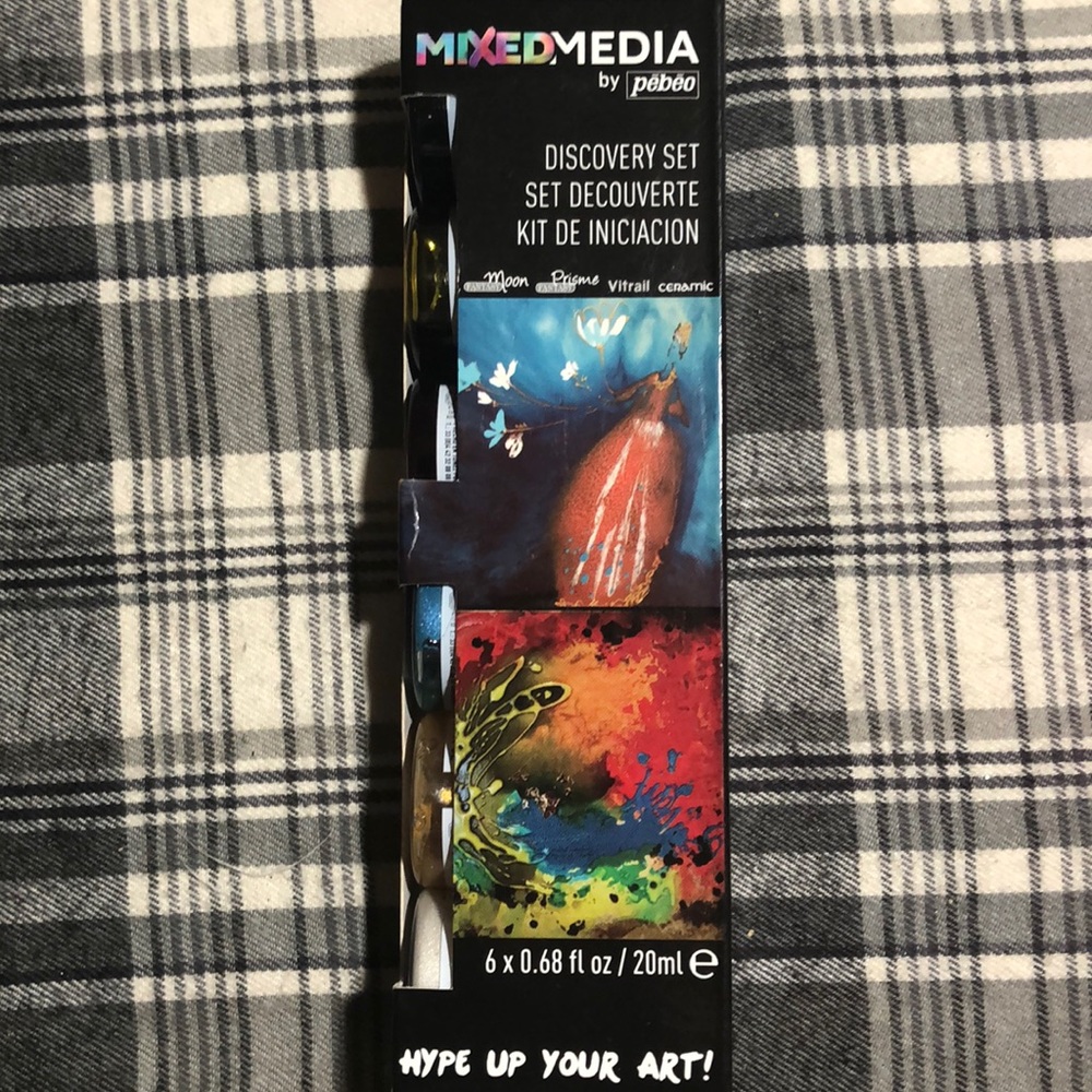 Mixed media Discovery set.